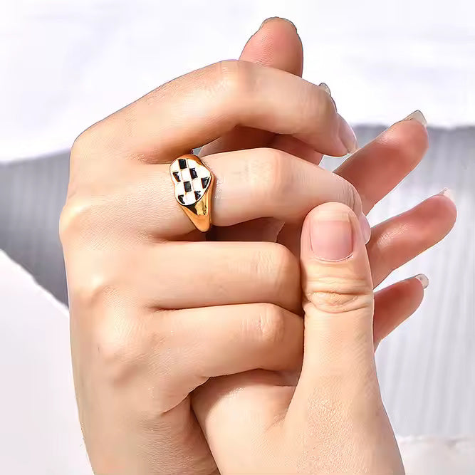 Heart Checkerboard Enamel Ring – Black & White Chess Pattern, 18K Gold Plated Stainless Steel Statement Jewelry
