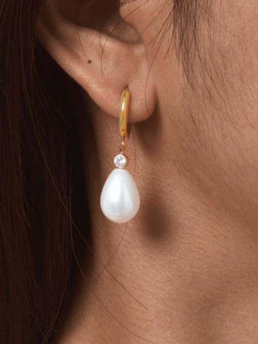 Gold Stainless Steel Pearl Drop Earrings – Huggie Hoop Design with Freshwater Pearl, Elegant & Hypoallergenic