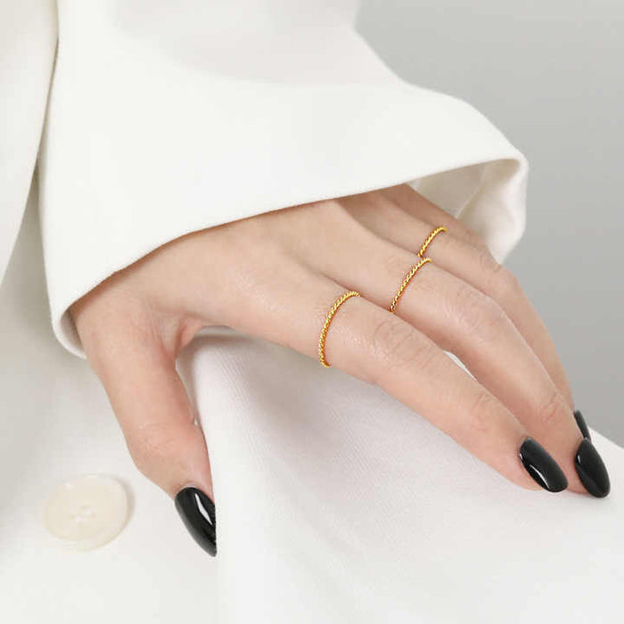 Stackable Twisted Rope Ring – 18K Gold Plated Stainless Steel Minimalist Band for Layering or Everyday Wear