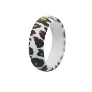 Trendy Silicone Leopard Pattern Ring – Soft Flexible Band with Embossed Animal-Inspired Texture for Daily Comfort