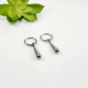 Stainless Steel Teardrop Huggie Hoop Earrings in Silver & Gold – Sleek Drop Design for Everyday Minimalist Style