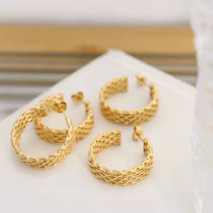 Gold Plated Stainless Steel Chunky Twist Circle Earrings – Bold Stud Huggie Style with Statement CC-Inspired Design