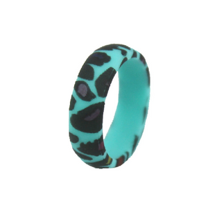 Trendy Silicone Leopard Pattern Ring – Soft Flexible Band with Embossed Animal-Inspired Texture for Daily Comfort