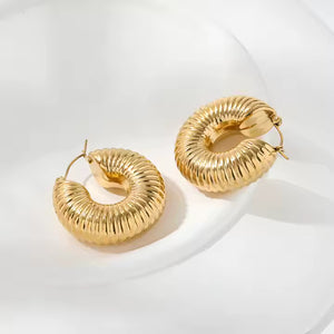 Gold Plated Stainless Steel Chunky Hollow Hoop Earrings – Spiral Screw Thread Design, Bold and Stylish Statement