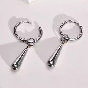 Stainless Steel Teardrop Huggie Hoop Earrings in Silver & Gold – Sleek Drop Design for Everyday Minimalist Style