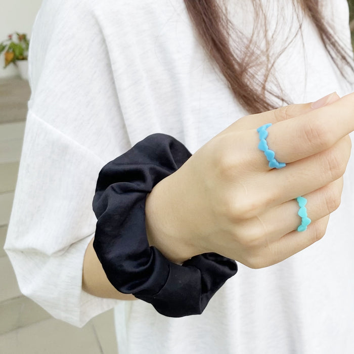 Heart-Shaped Silicone Ring for Women – Flexible, Lightweight & Stylish Wedding Band for Workout & Daily Wear