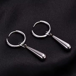 Stainless Steel Teardrop Huggie Hoop Earrings in Silver & Gold – Sleek Drop Design for Everyday Minimalist Style