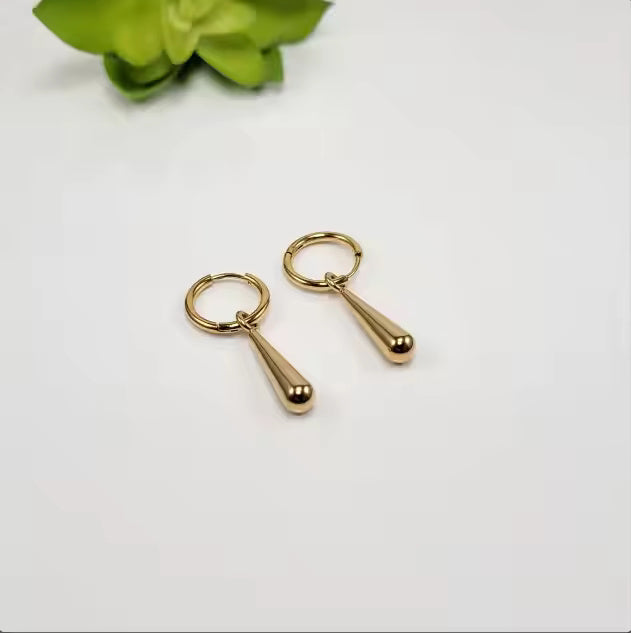 Stainless Steel Baton Huggie Hoop Earrings in Silver & Gold – Sleek Drop Design for Everyday Minimalist Style