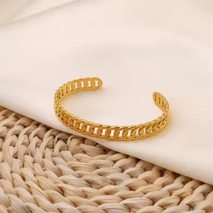 Adjustable Cuban Chain Bangle Bracelet – Stainless Steel Open Cuff in Gold and Silver, Modern Minimalist Design