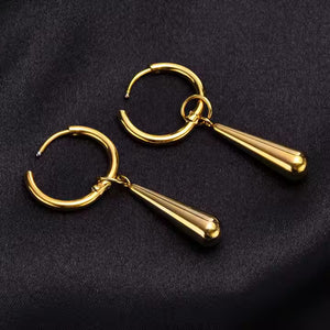 Stainless Steel Teardrop Huggie Hoop Earrings in Silver & Gold – Sleek Drop Design for Everyday Minimalist Style