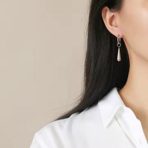 Stainless Steel Teardrop Huggie Hoop Earrings in Silver & Gold – Sleek Drop Design for Everyday Minimalist Style