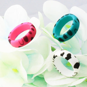 Cute Heart Pattern Silicone Ring – Soft Flexible Band with Embossed Love Design for Everyday Style & Comfy Wear