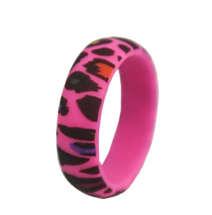 Trendy Silicone Leopard Pattern Ring – Soft Flexible Band with Embossed Animal-Inspired Texture for Daily Comfort