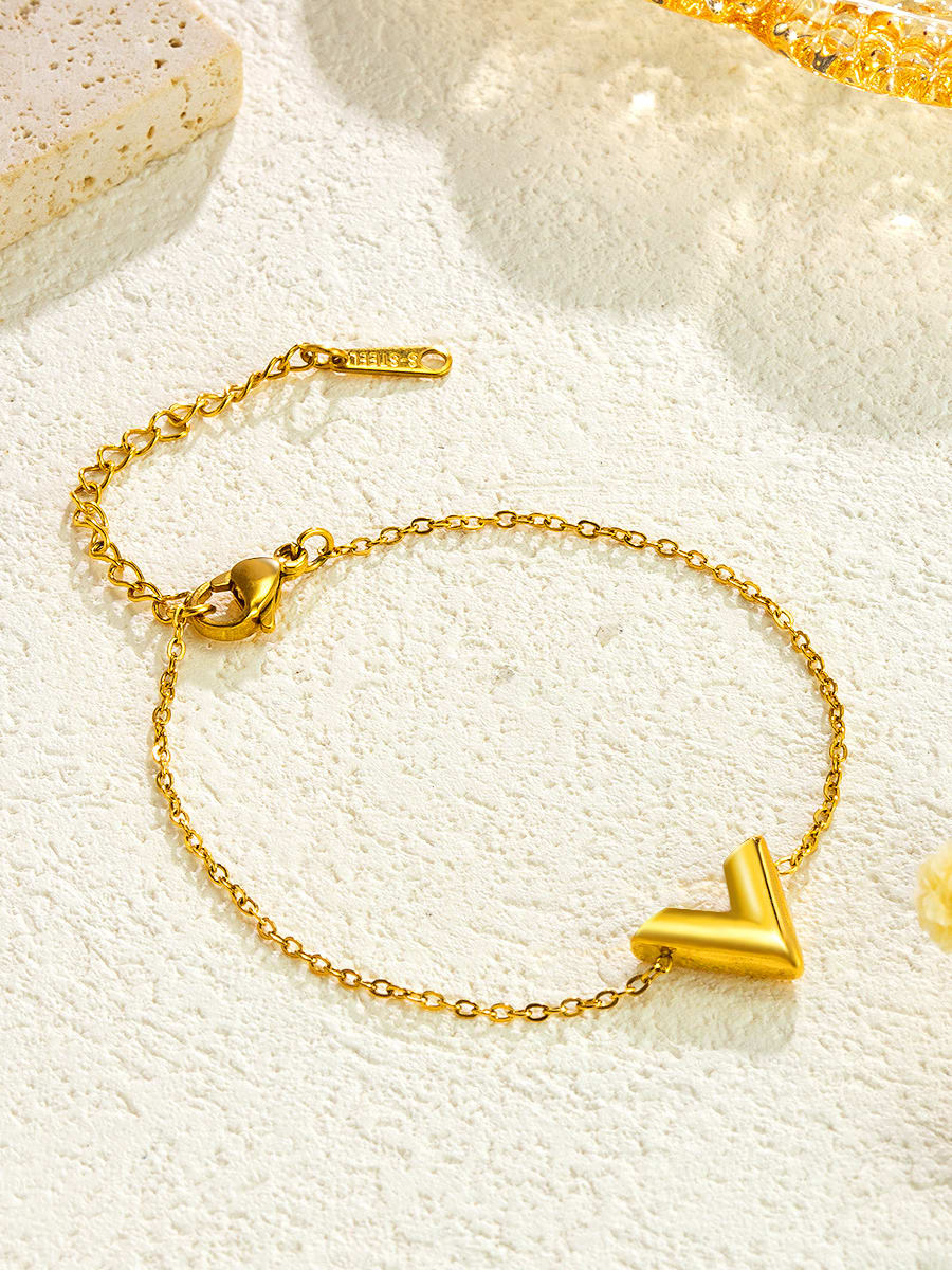 18K Gold Plated Titanium Steel V-Shaped Chain Bracelet for Women – Minimalist Geometric Jewelry Gift