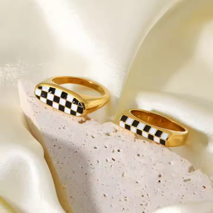 Oval Checkerboard Enamel Ring – 18K Gold Plated Stainless Steel, Black & White Grid Pattern, Bold Statement Style
